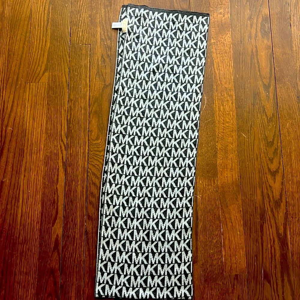 Authentic Michael Kors logo MK scarf